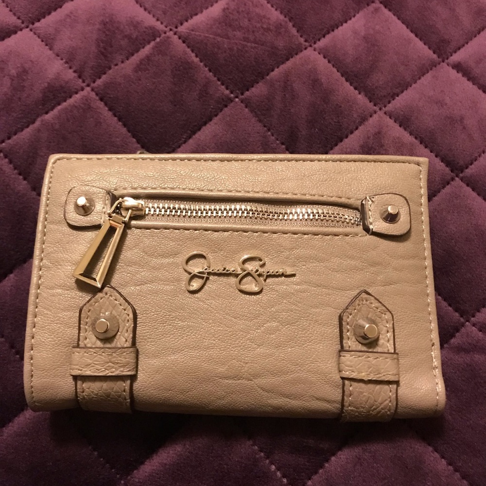 Jessica Simpson wallet